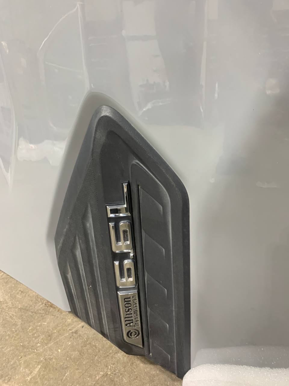2020-2023 Chevrolet Silverado 2500HD Hood with Scoop and Vents OEM
