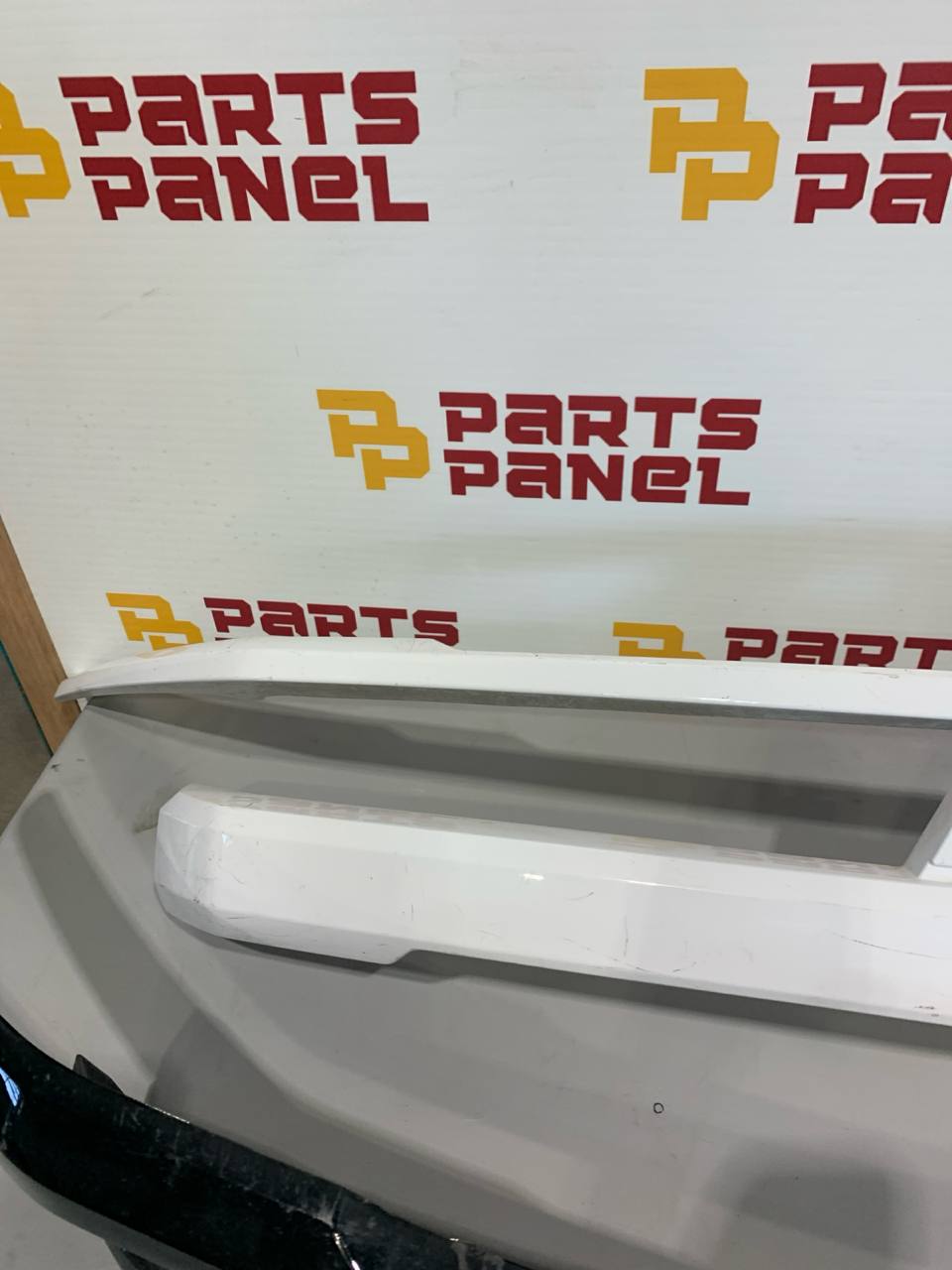 2019-2022 Chevrolet Silverado 1500 Tailgate Applique Trim Panel Bezel Assembly Rear OEM