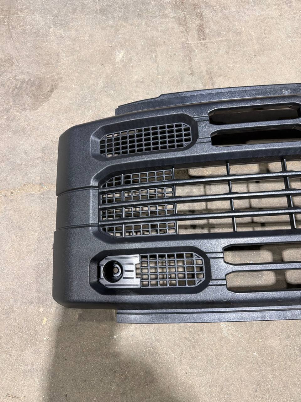 2023-2024 Ford F-Series Super Duty Front Grille OEM
