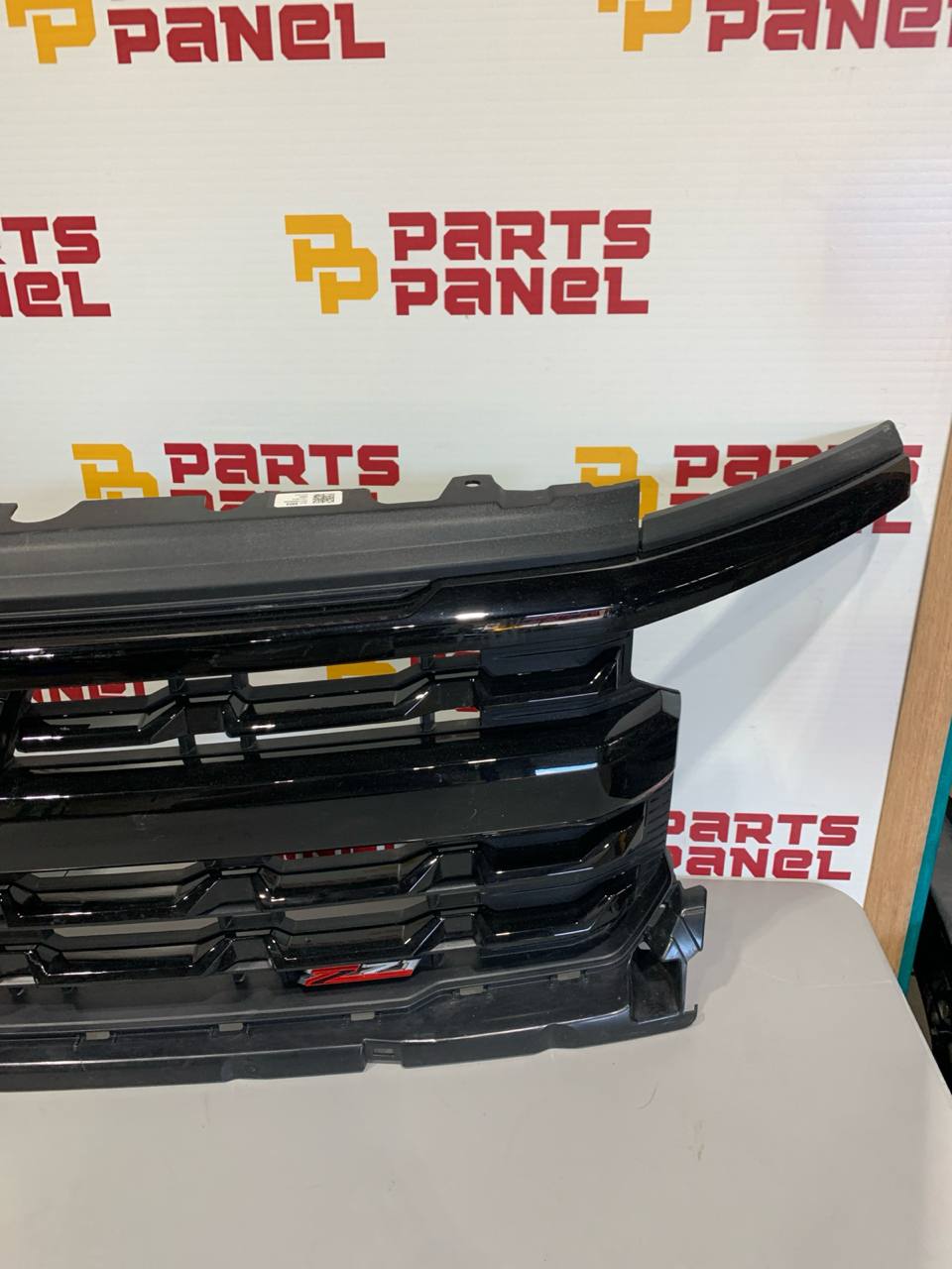 2019-2022 Chevrolet Silverado 1500 Front Grille Assembly OEM