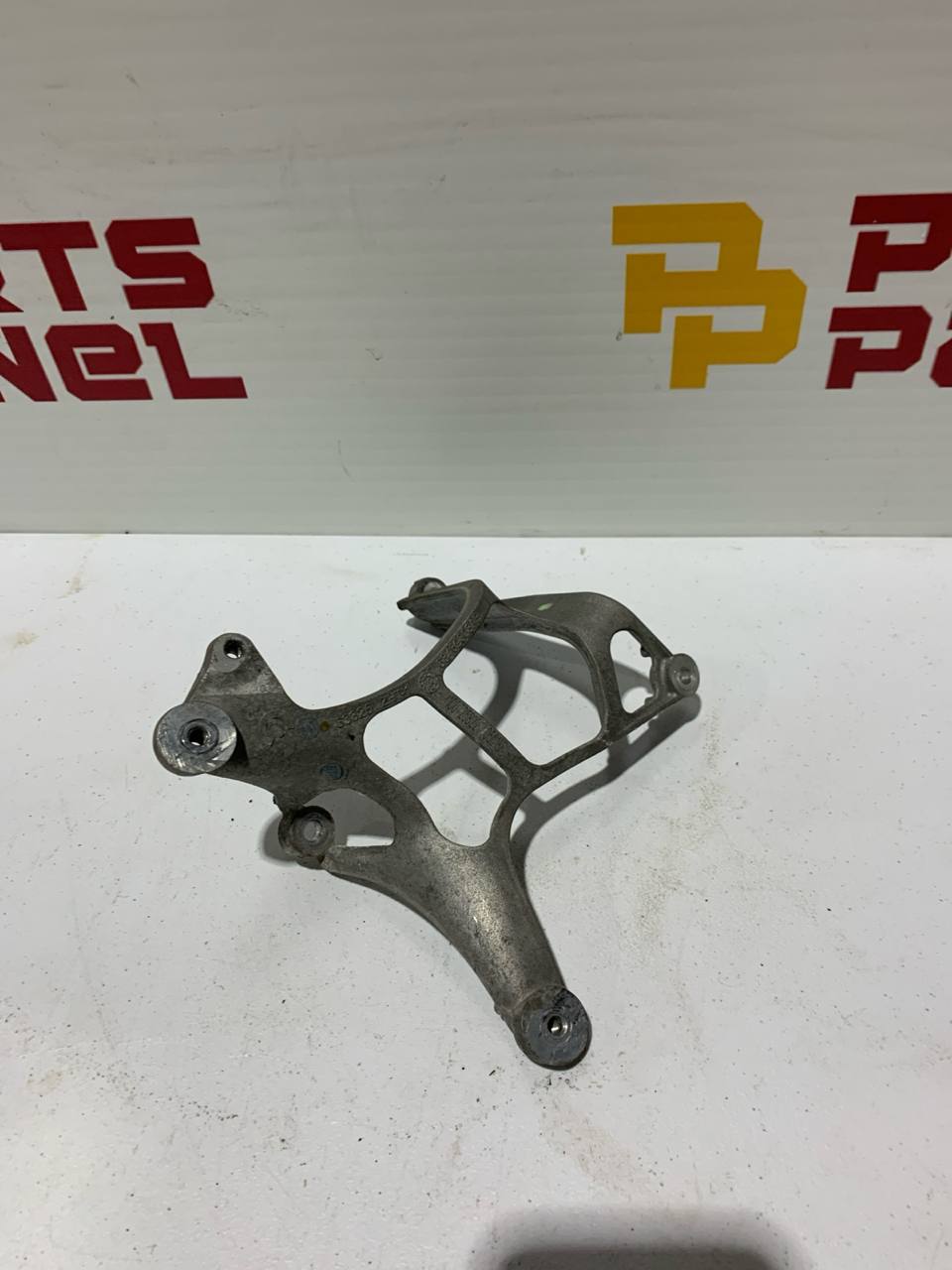 Mounting Bracket 68469808AB OEM