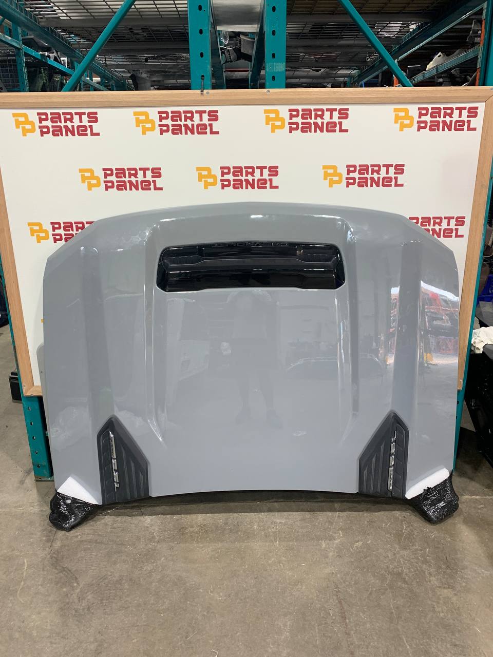2020-2023 Chevrolet Silverado 2500HD Hood with Scoop and Vents OEM