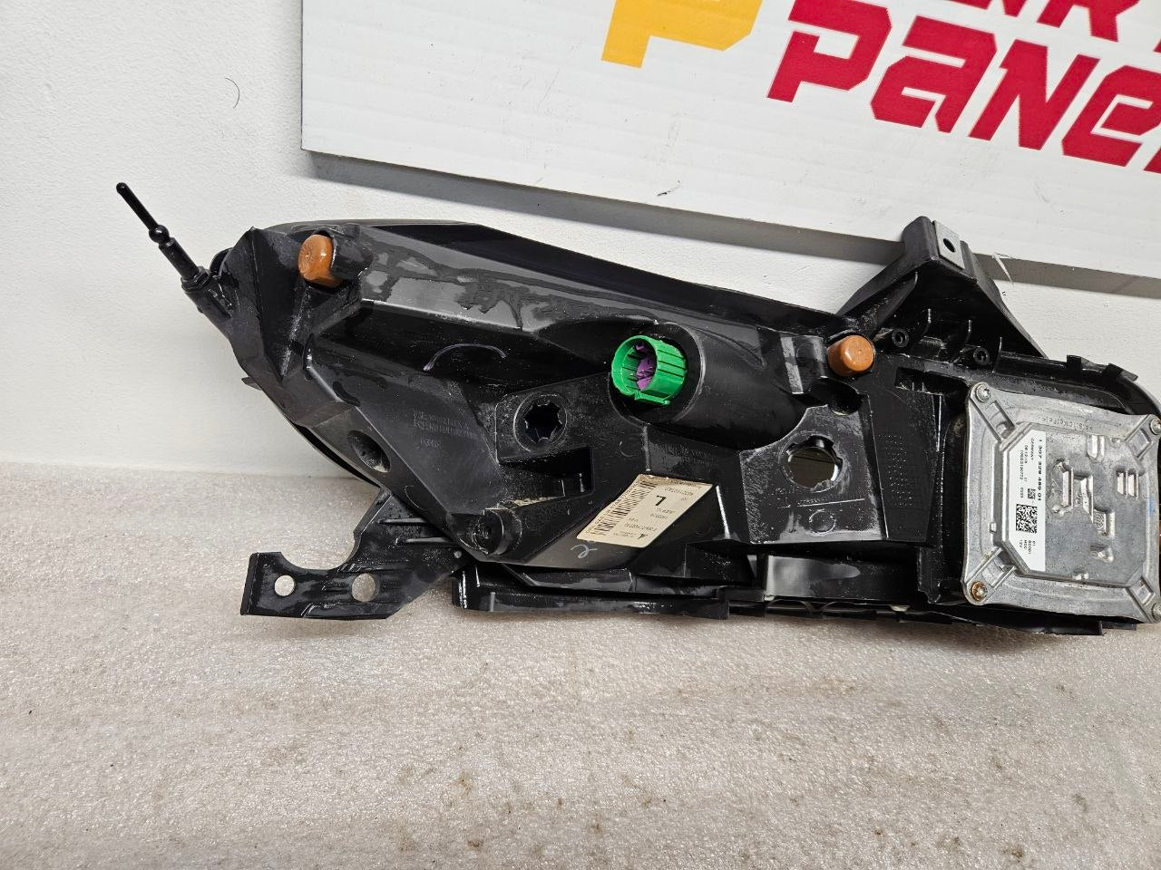 2014-2018 Jeep Cherokee (KL) Driver Side Headlight Assembly OEM