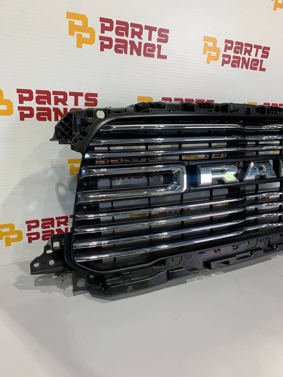 2019-2024 RAM 1500 Front Grille Assembly OEM