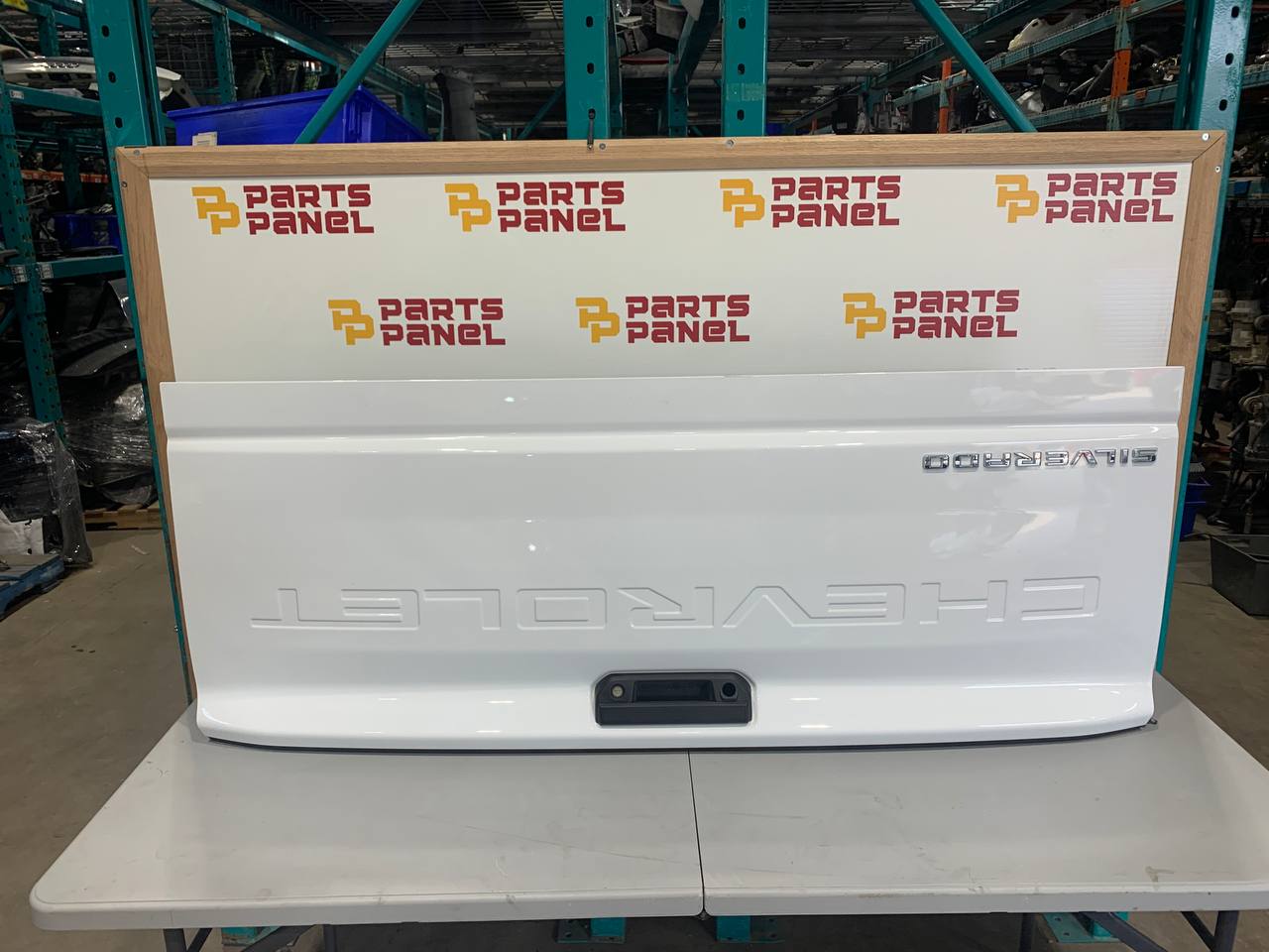 2019-2024 Chevrolet Silverado Tailgate OEM
