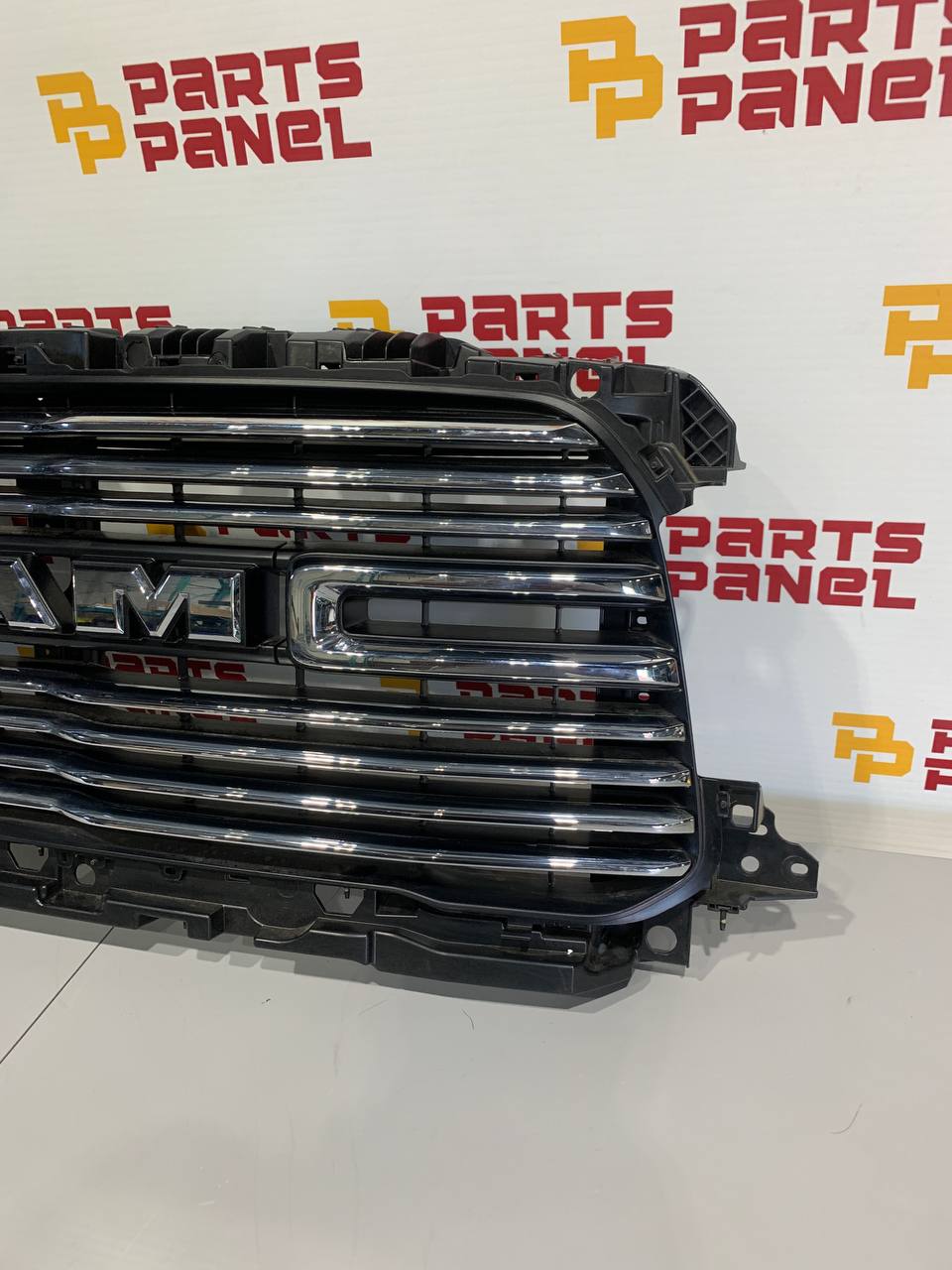 2019-2024 RAM 1500 Front Grille Assembly OEM