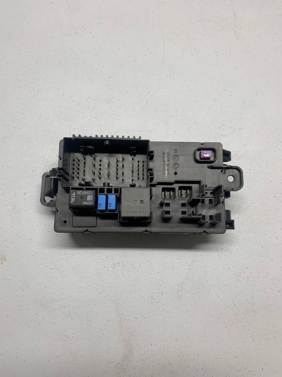 2016-2022 Chevrolet Malibu Fuse Box Power Distribution Module OEM