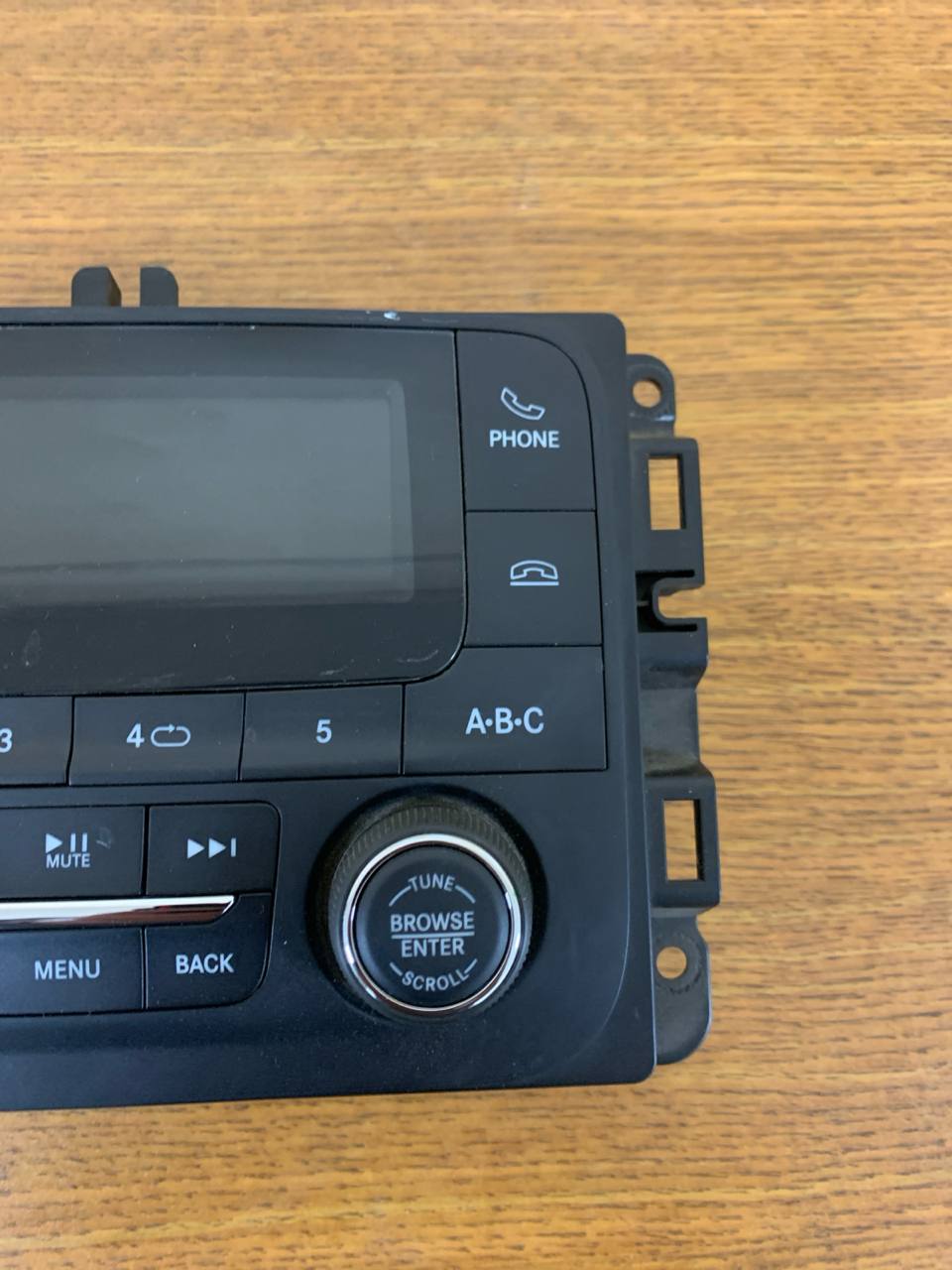 2015-2017 Jeep Cherokee Radio OEM