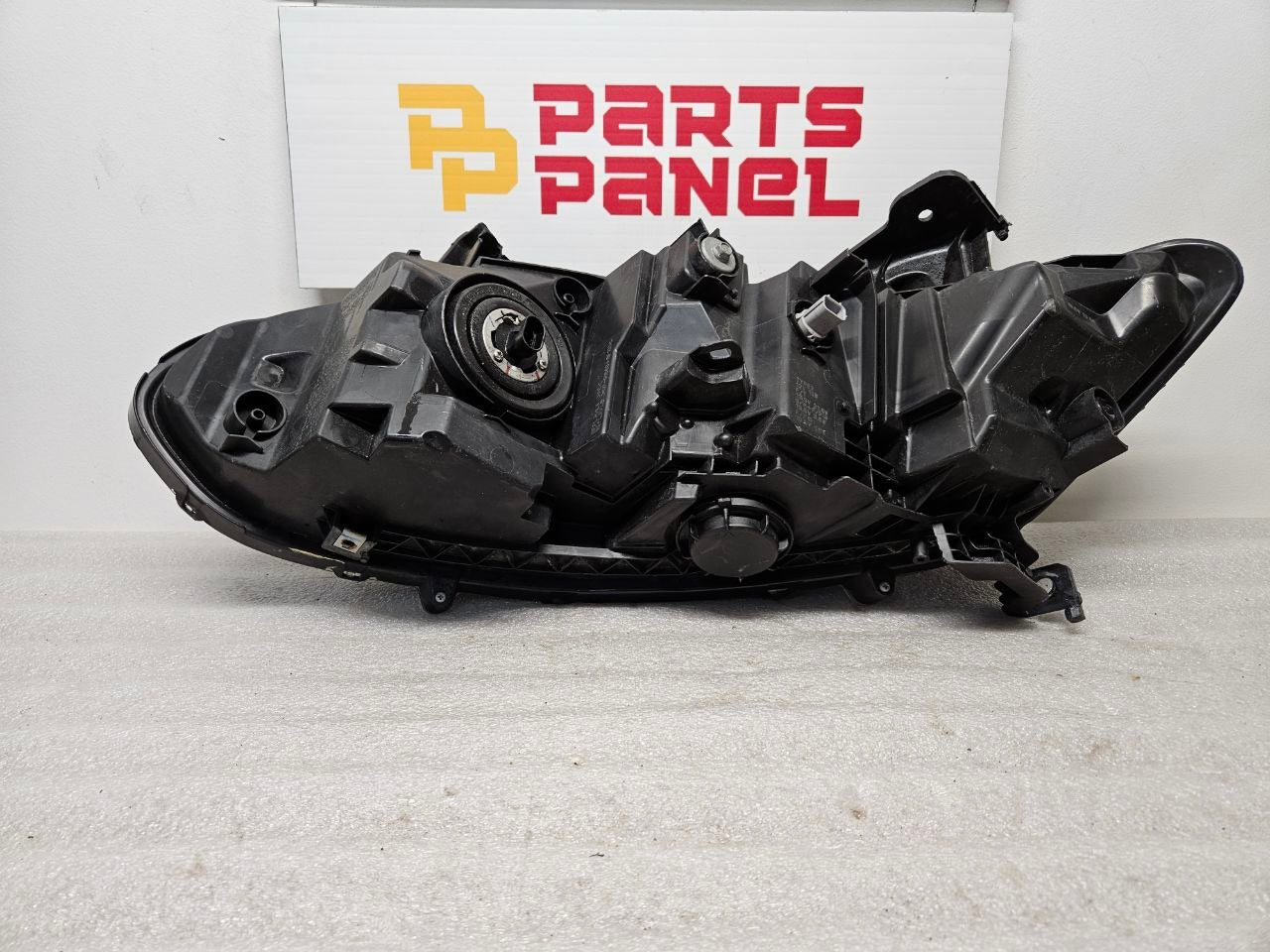 2018-2022 Honda Accord Passenger Side (RH) Headlight Assembly OEM