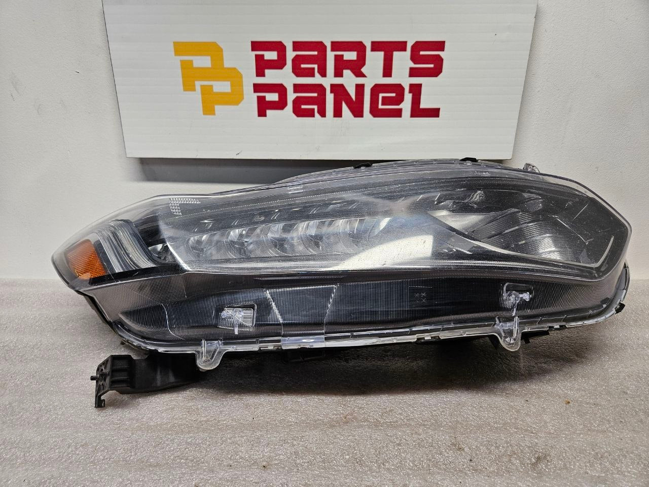 2018-2022 Honda Accord Passenger Side (RH) Headlight Assembly OEM