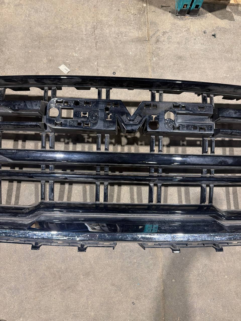 2021-2024 GMC Yukon Front Grille Assembly OEM