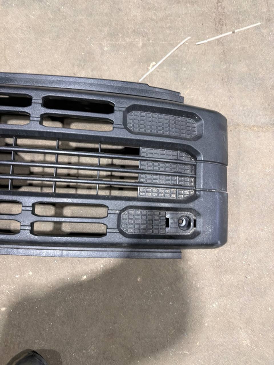2023-2024 Ford F-Series Super Duty Front Grille OEM