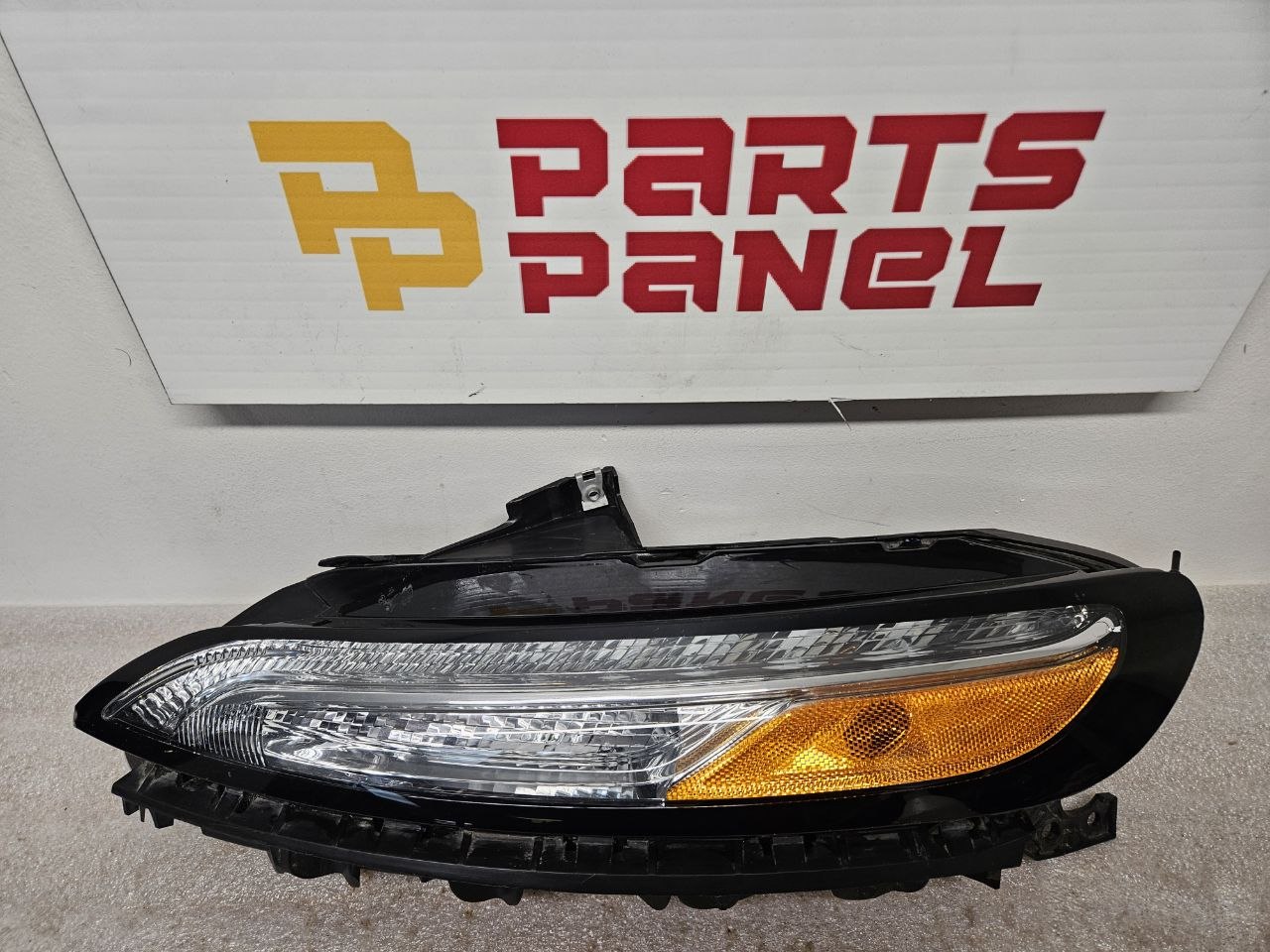 2014-2018 Jeep Cherokee (KL) Driver Side Headlight Assembly OEM