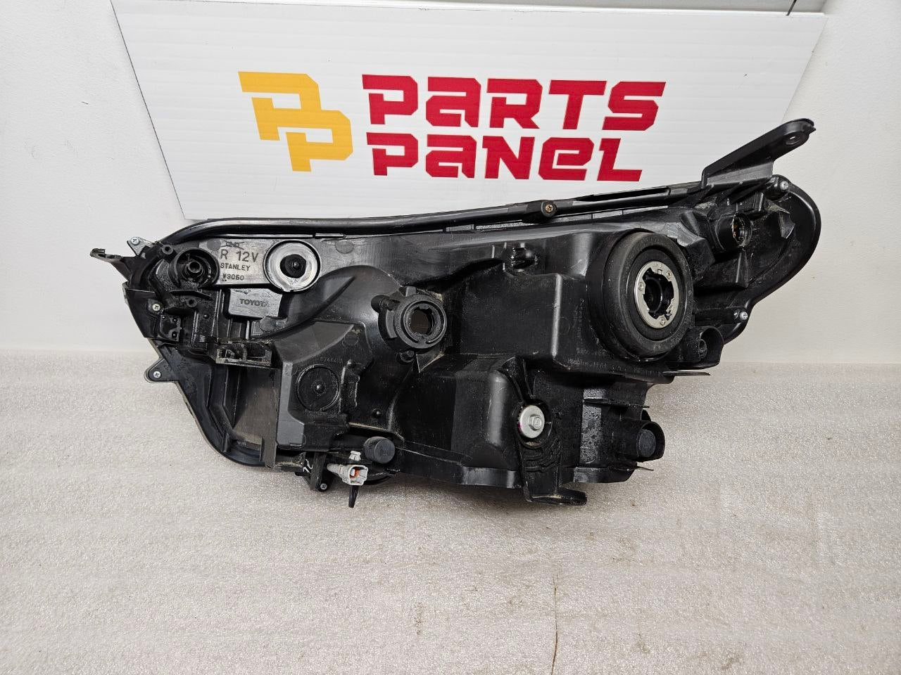 2016-2018 Toyota RAV4 Right Headlight Assembly OEM