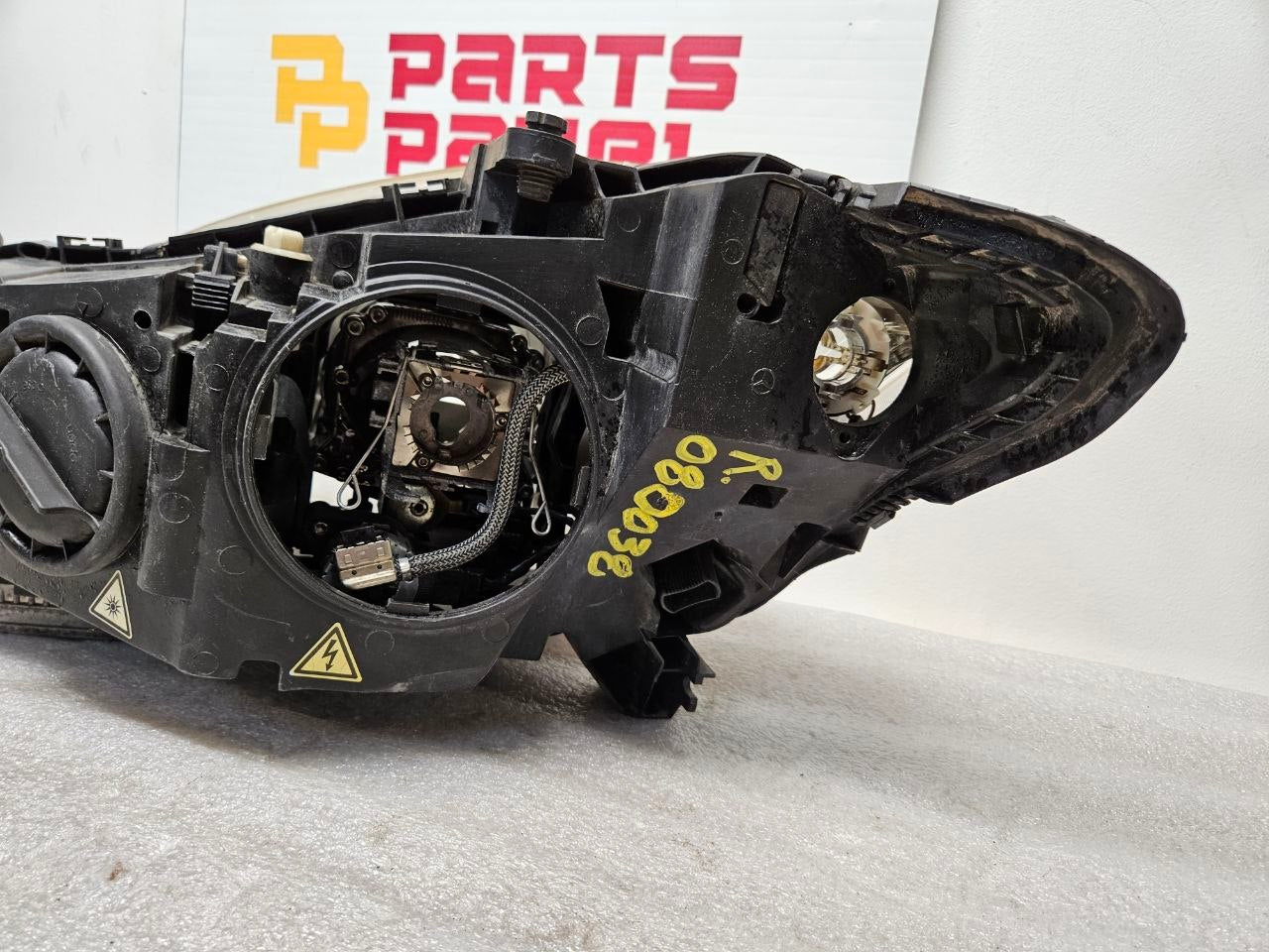 2007-2014 Mercedes-Benz CL-Class Passenger Side Headlight Assembly OEM