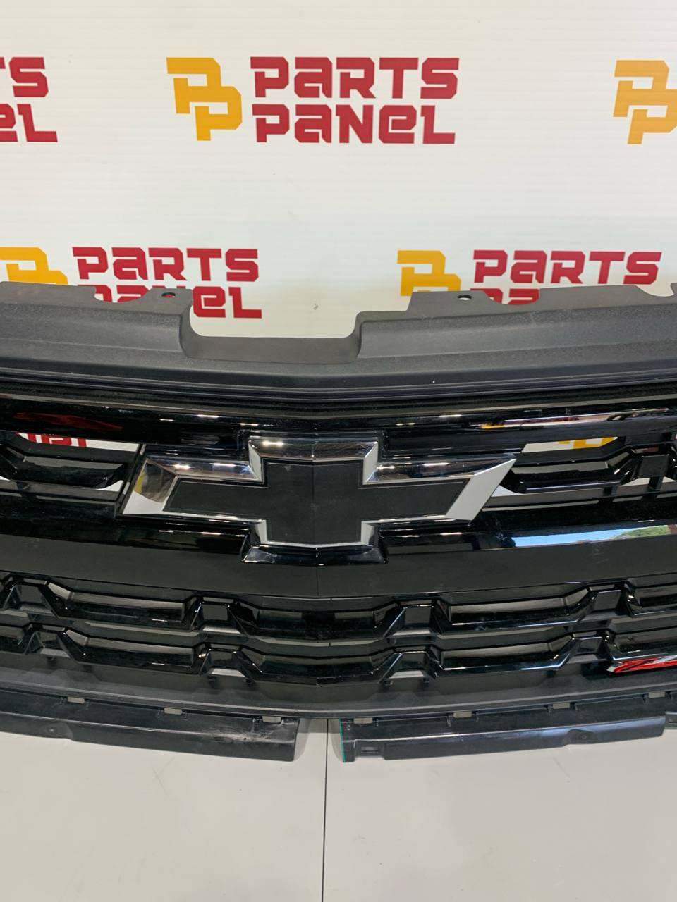 2019-2022 Chevrolet Silverado 1500 Front Grille Assembly OEM