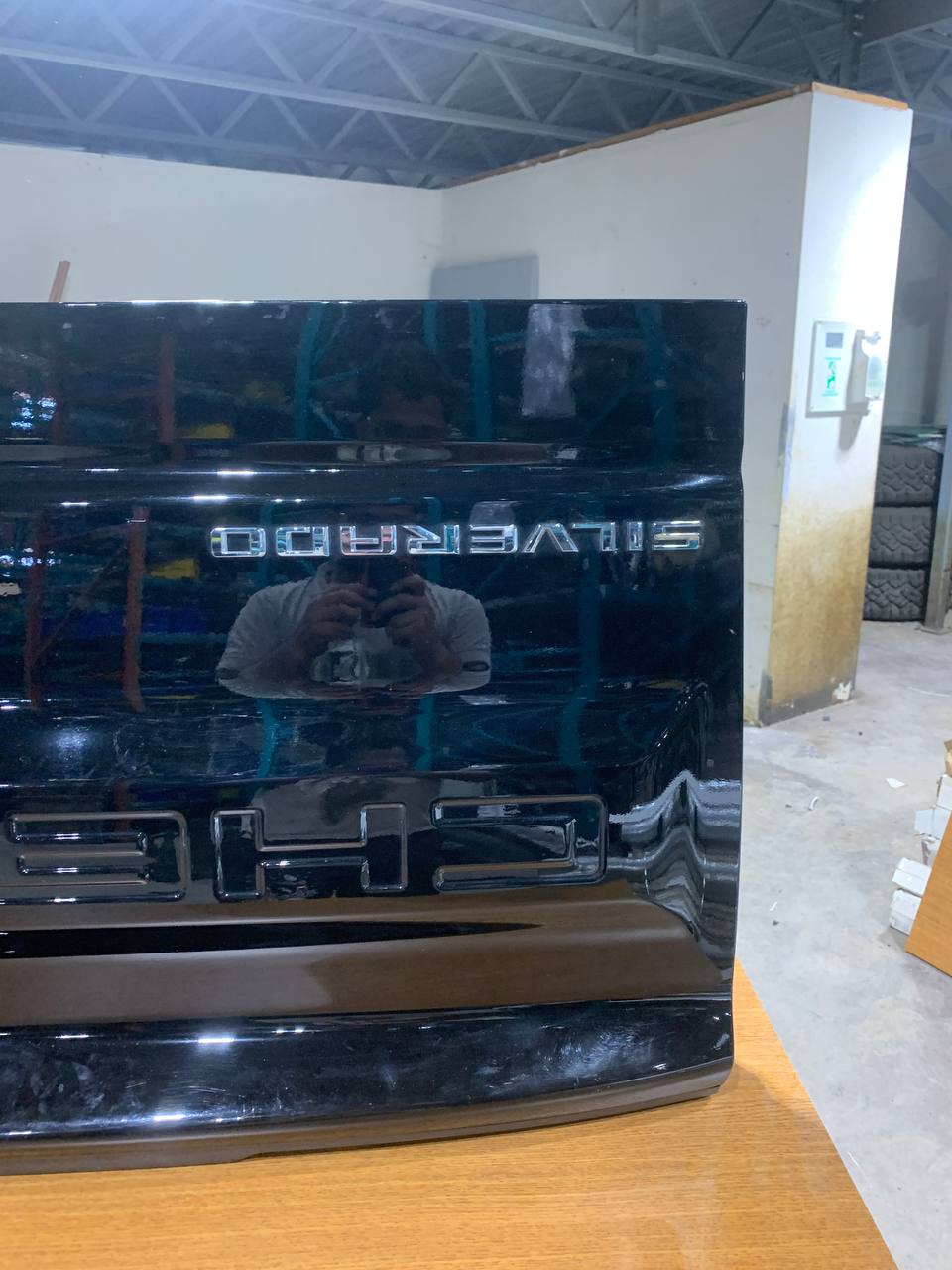 2019-2024 Chevrolet Silverado Tailgate OEM