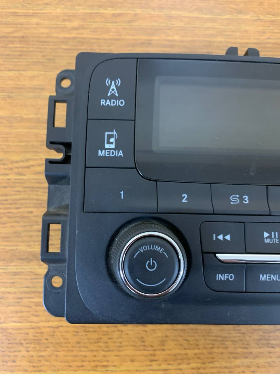 2015-2017 Jeep Cherokee Radio OEM