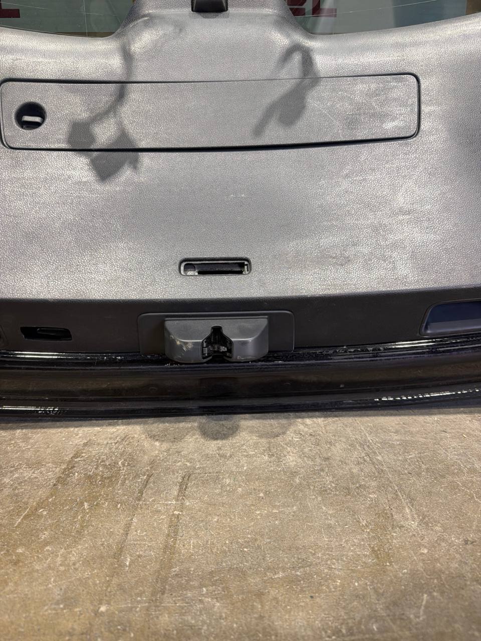 2014-2023 Porsche Macan Rear Tailgate Liftgate OEM