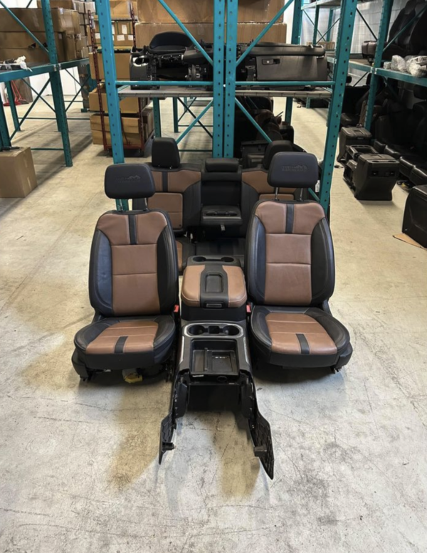 2019-2024 CHEVY SILVERADO 1500 2500 3500 HIGH COUNTRY BROWN LEATHER SEATS AND CENTRE CONSOLE SET. (FITS SIERRA)