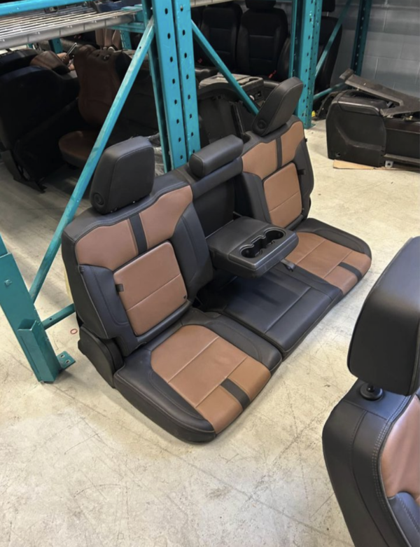 2019-2024 CHEVY SILVERADO 1500 2500 3500 HIGH COUNTRY BROWN LEATHER SEATS AND CENTRE CONSOLE SET. (FITS SIERRA)