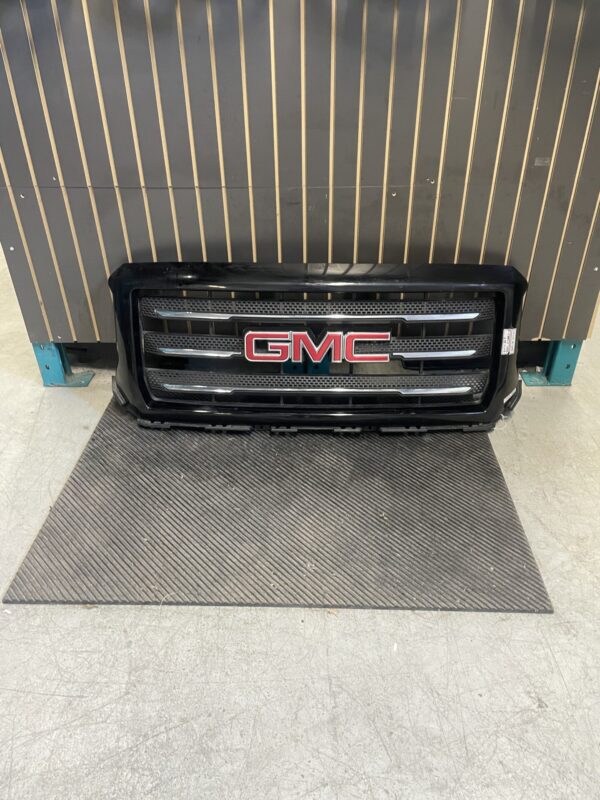 2014 - 2018 GMC SIERRA 1500 FRONT GRILLE WITH EMBLEM 22757222