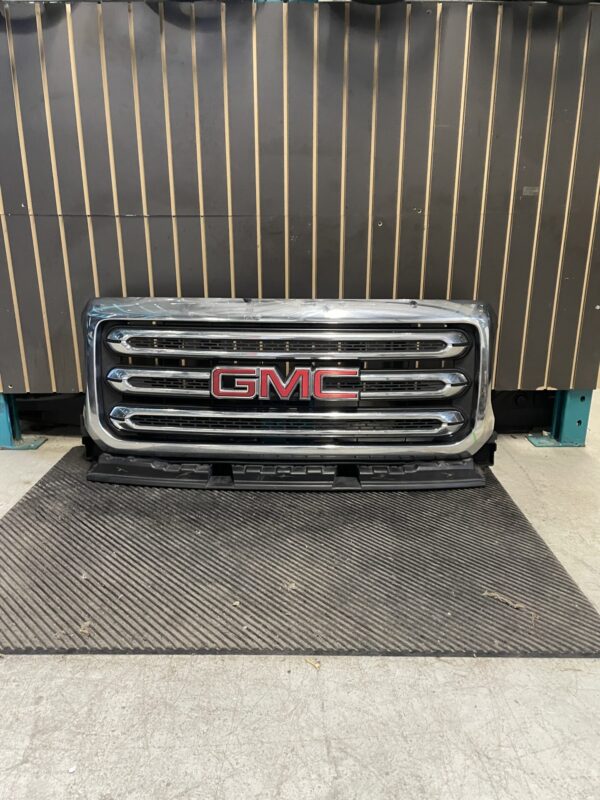 2015 - 2016 GMC CANYON FRONT BUMPER GRILLE 23192730