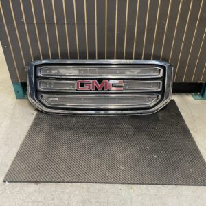 2015 - 2019 GMC YUKON XL WITH CHROME INSERT 84119634