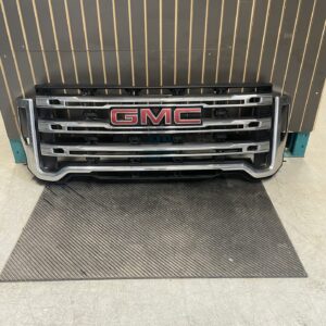 2015 - 2020 GMC YUKON DENALI FRONT GRILLE 84656391