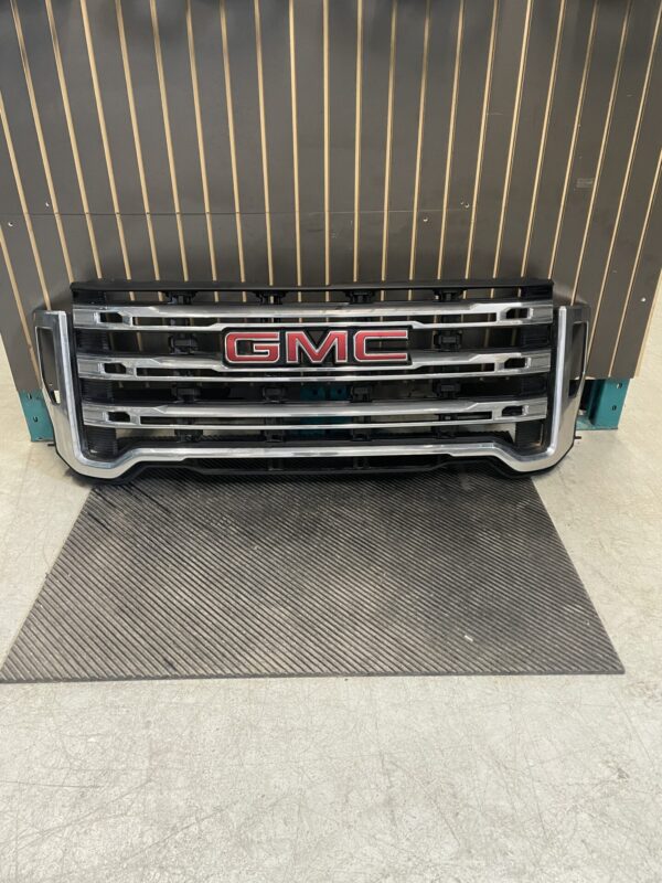 2015 - 2020 GMC YUKON DENALI FRONT GRILLE 84656391