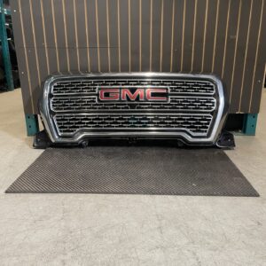 2019 - 2022 GMC SIERRA 1500 DENALI FRONT BUMPER GRILLE 84699827