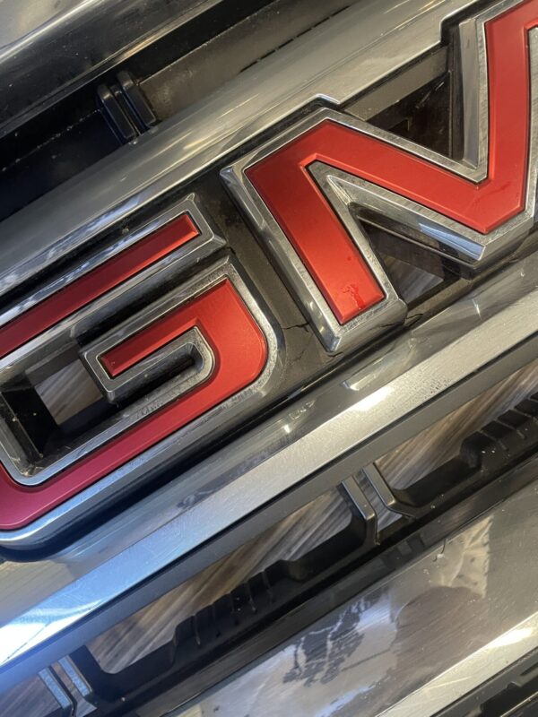 2019 – 2022 GMC SIERRA 1500 FRONT GRILLE 84508282