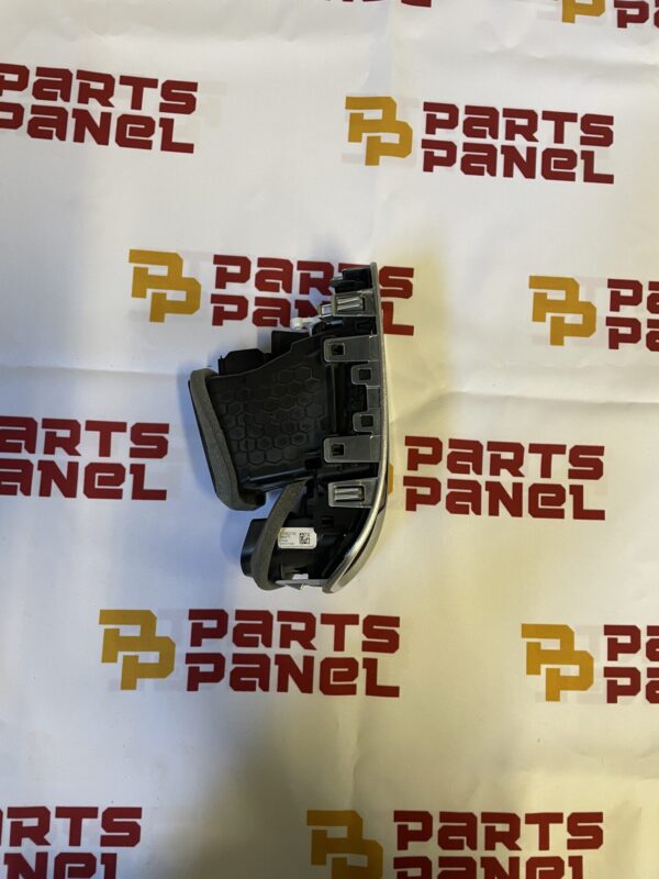 2019 – 2023 RAM 1500 / 2500 / 3500 RIGHT OUTER AIR CONDITIONING AND HEATER VENT 5YM482X7AD