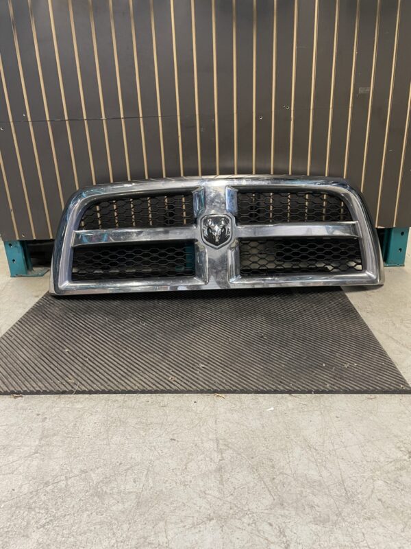 2009 - 2012 RAM 1500 FRONT CHROME GRILLE 13DJAC0020A