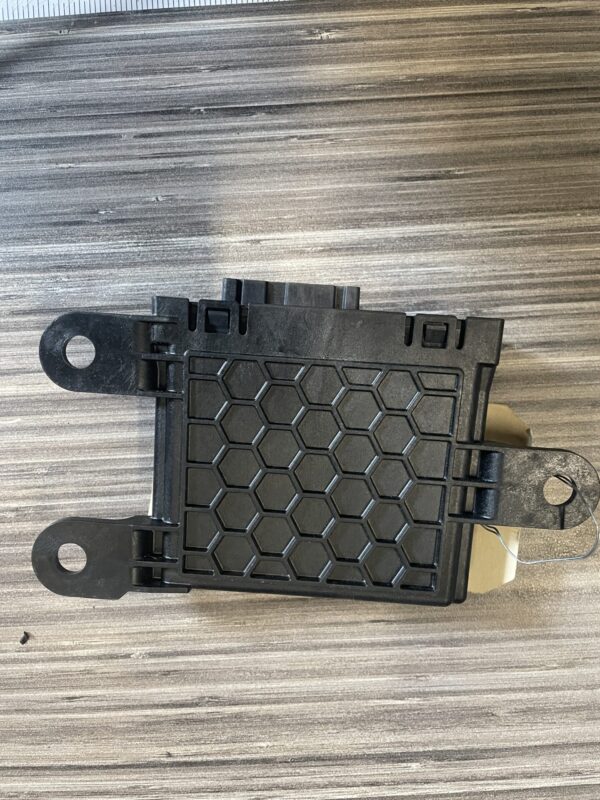 2018 – 2022 RAM 1500 2500 PARKING ASSIST CONTROL MODULE 068403887AB