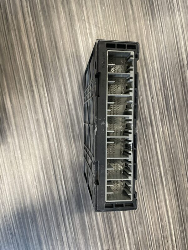 2014 – 2020 GMC SIERRA / CHEVY SILVERADO / CADILLAC XTS SILVERADO 1500 BODY CONTROL MODULE 13514622