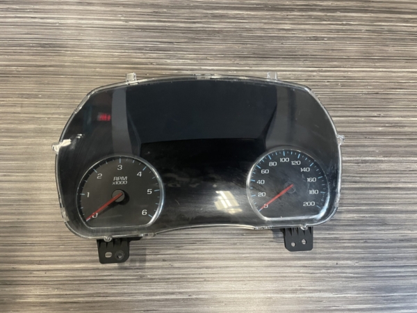 2017 GMC SIERRA 1500 / CHEVY SILVERADO 1500 / CADILLAC ESCLADE INSTRUMENT CLUSTER ASSEMBLY 847201627