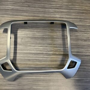 2014 - 2019 GMC SIERRA / CHEVY SILVERADO 1500/2500/3500 CENTER BEZEL 22825711