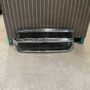 2016 - 2018 CHEVY SILVERADO 1500 FRONT GRILLE CHROME 23380362