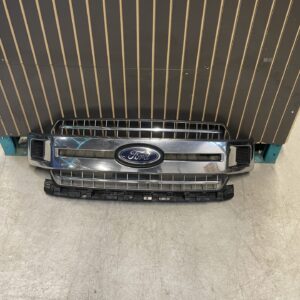 2018 - 2020 FORD F-150 XLT FRONT CENTER GRILLE JL-34-8200