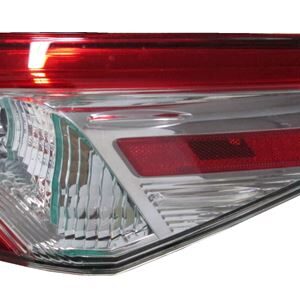 2018 - 2020 TOYOTA CAMRY / HYBRID TAIL LAMP RIGHT HAND LE MODEL JAPAN BUILT WITHOUT SMOKED TINT TO2805138V 8155133670