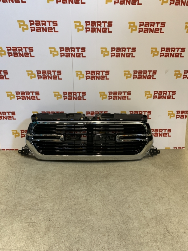 2019 - 2020 RAM 1500 FRONT NEW OEM CHROME GRILLE 
