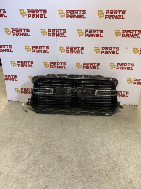 2019 - 2024 RAM 2500 / 3500 FRONT CHROME GRILLE 68386825AF