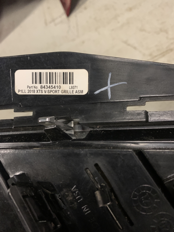 2018 – 2019 CADILLAC XTS FRONT GRILLE 84345410
