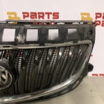 2014 – 2017 BUICK REGEL FRONT GRILLE GMX350 9403638