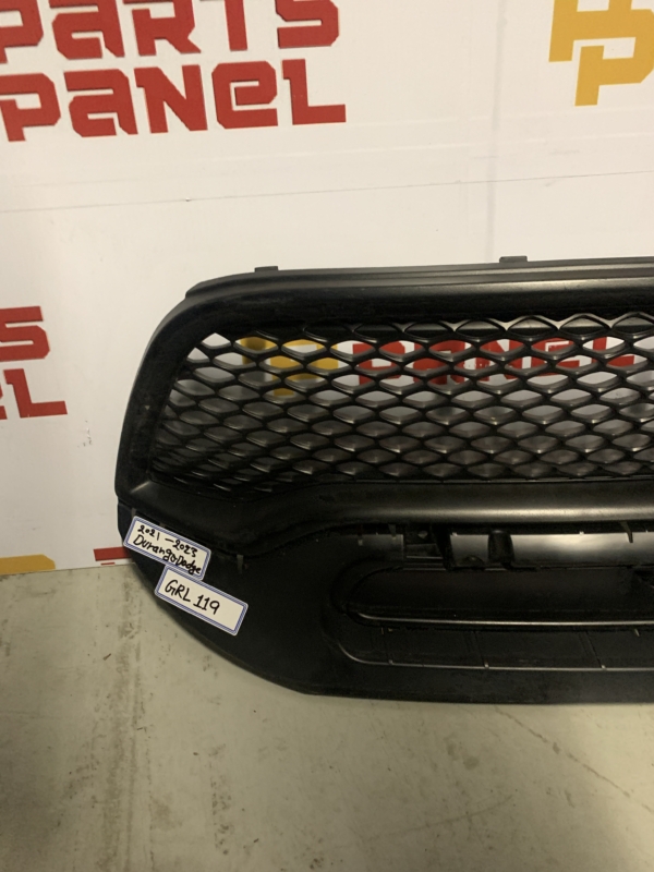 2018 – 2020 DODGE DURANGO FRONT UPPER GRILLE BLACK 68307806AB