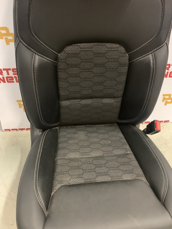 2019 – 2024 RAM 1500 NEW STYLE 5TH GENERATION PASSENGER FRONT MANUAL CLOTH AND VINYL HEATED SEAT