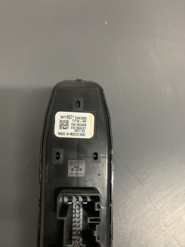 2022 – 2025 GMC SIERRA 1500 / 1500 LIMITED CHEVY SILVERADO 1500 PASSENGER SIDE WINDOW REGULATOR SWITCH 86778971