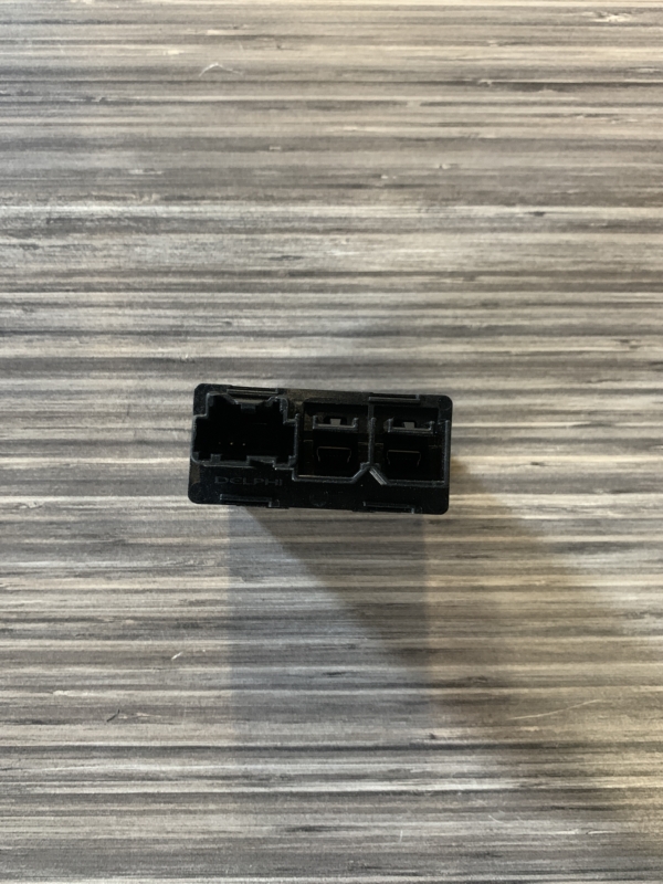 2024 – 2025 GMC YUKON / CHEVY SUBURBAN / TAHOE USB 2 PORT RECEPTACLE 13550123