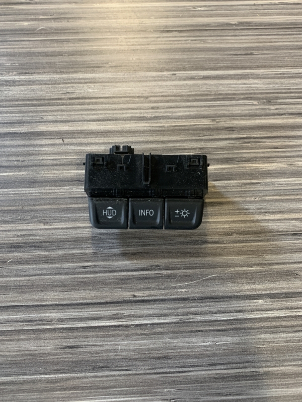 2019 – 2025 GMC SIERRA / CHEVY SILVERADO 1500 / 2500 / 3500 DRIVER INFORMATION SWITCH 84456360 2019 - 2025 GMC SIERRA / CHEVY SILVERADO 1500 / 2500 / 3500 DRIVER INFORMATION SWITCH 84456360